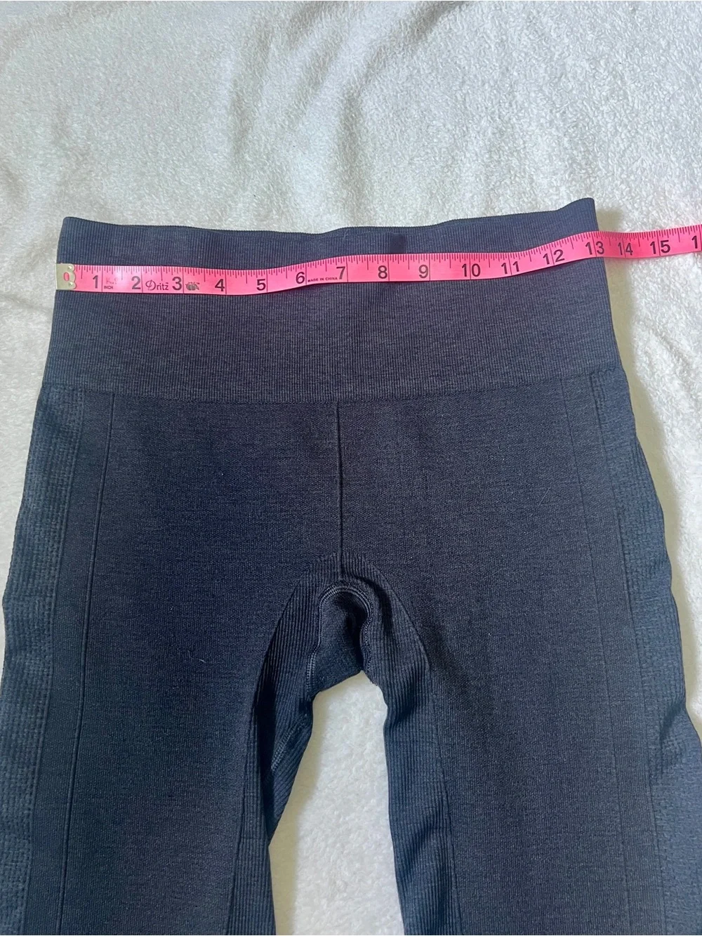 Lululemon Athletica Ebb to Street Seamless Charcoal Leggings - Size 6 (26